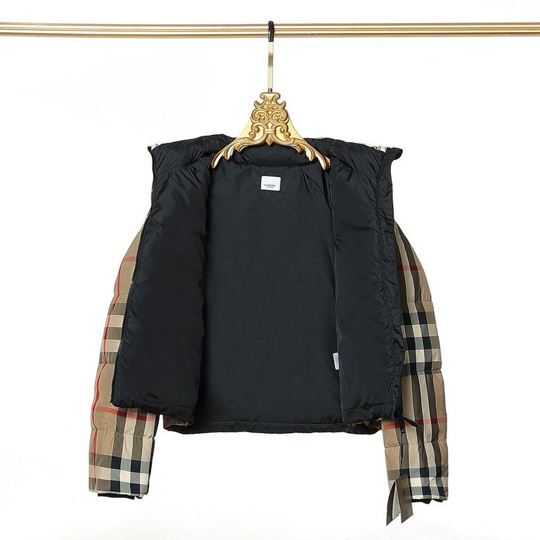 595 Burberry Fw23 Classic Plaid Zipper Logo Short Down Jacket Women's Must-have Good style On the body quack mess killColor PlaidSize S M LSize ChartLength Bust Shoulder width Sleeve lengthS： 59 116 50 77M： 60 120 51 78.