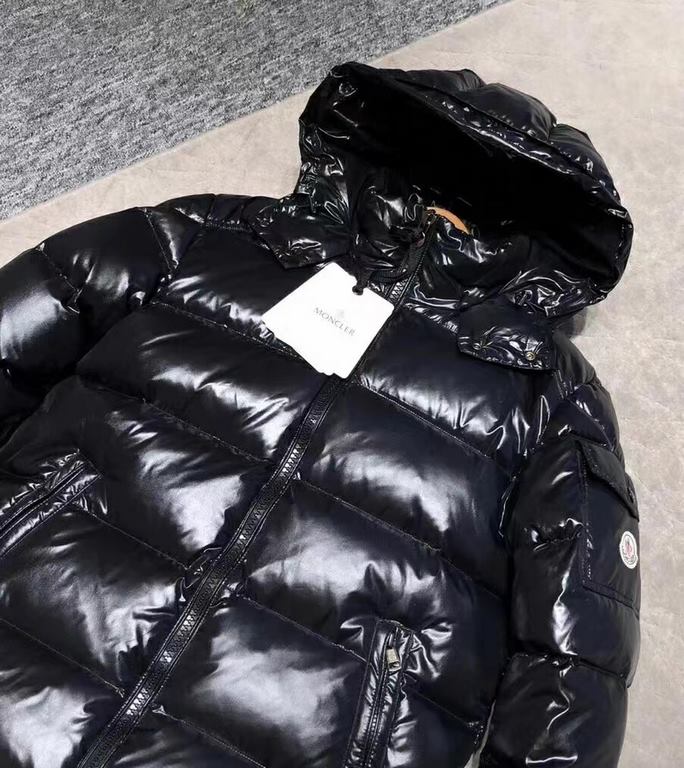 New   p 343[Detailed picture of the big shipment][        Monk Mouth Down Jacket Maya Model] A celebrity classic, the same model for both men and women down jackets!This style is made of nylon fabric with internal paddin