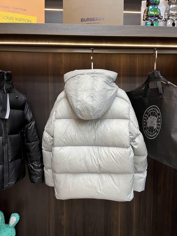 The Great Cooling! The last wave of down on the shelves before the year! P980 [Canada Goose] with counter handbag!Goose bread clothing new down jacket goose down versionThe interior has removable straps that make the jac