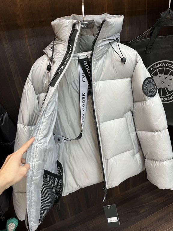 The Great Cooling! The last wave of down on the shelves before the year! P980 [Canada Goose] with counter handbag!Goose bread clothing new down jacket goose down versionThe interior has removable straps that make the jac