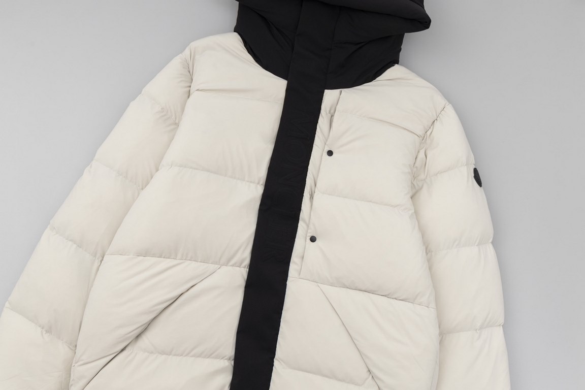 P630Top version Moncler Moncler Black Warrior winter explosion down jacketShort down jacket embossed gateway down jacket bread clothingThe official website has been out of stock placket embossed obvious difference betwee