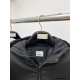 675 Burberry's newest men's lightweight down jacket is made of soft and cozy fabric. The shape of the jacket is superb. Zipper. Accessories are customer supply, imported fabrics, lightweight and comfortable, warm and sty