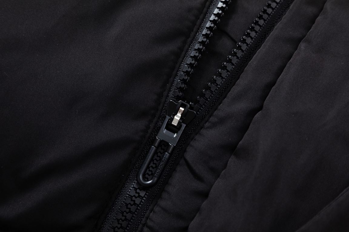 555 Long Bread Down Jacket#DESCENTEDESCENTE latest winter casual warm couples medium-length bread down jacketColor(s) dark black, army green, off-white.Size S M L XL