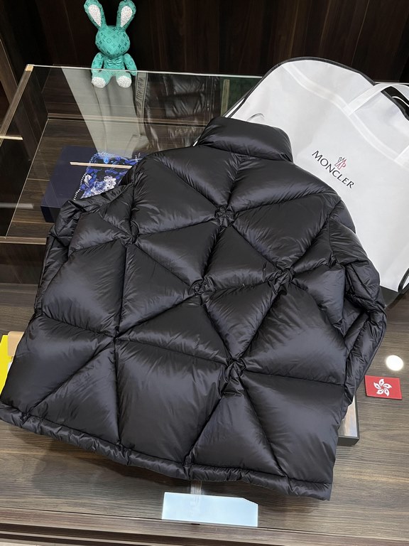 Support the return and exchange after the year! The main push   P1090 Moncler pop-up down   Moncler pop-up down jacket, Fei Dong co-branded model down jacket! Inner liner anti-drilling design, non-drilling down jacket, s