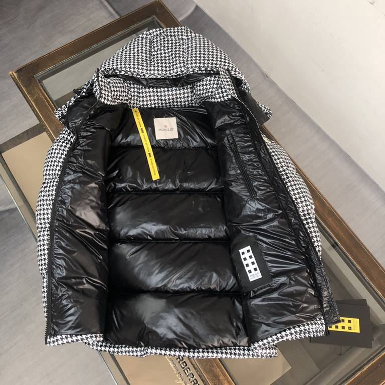 625 Moncler Monkou 2023  Fall and Winter Men's SOCOTRINE Short Chibi Check Down Jacket, Breadcoat Actual detail picture .Full body windproof and waterproof fiber fabric, arm decorated with felt art logo chapter boy, 90 l