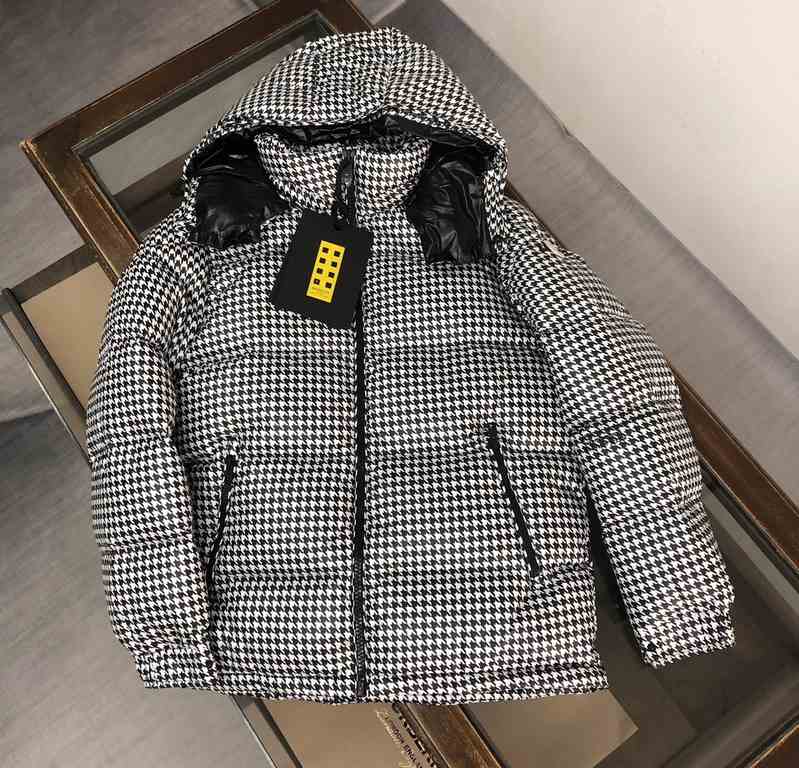 625 Moncler Monkou 2023  Fall and Winter Men's SOCOTRINE Short Chibi Check Down Jacket, Breadcoat Actual detail picture .Full body windproof and waterproof fiber fabric, arm decorated with felt art logo chapter boy, 90 l