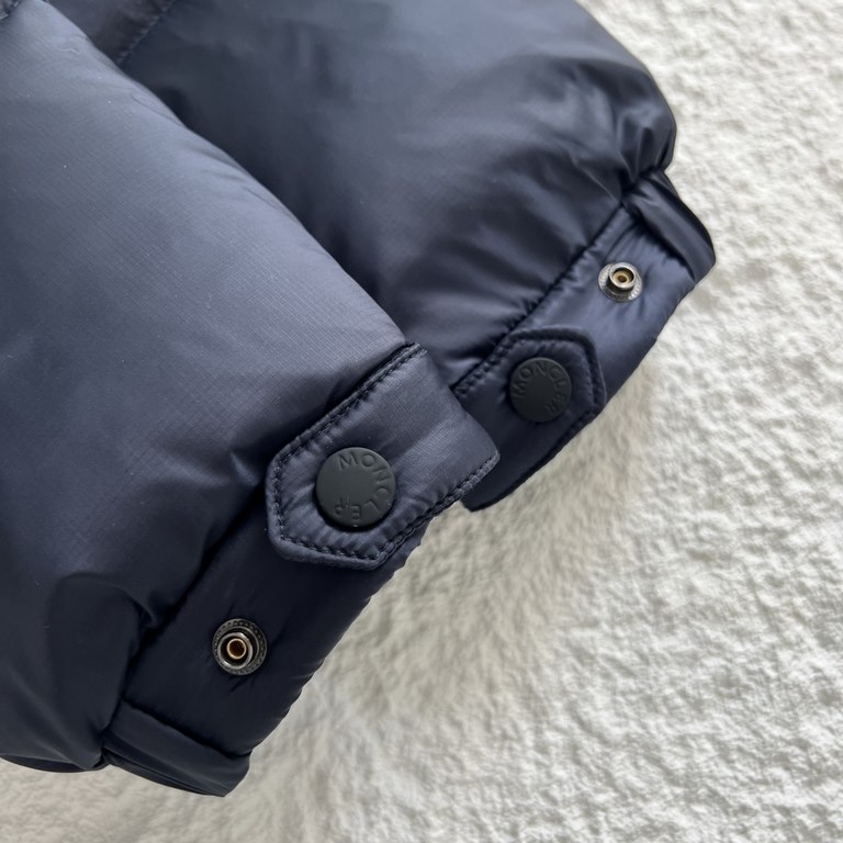 P565 onlyMoncler Moncler SS23 LOGO label splicing color hidden hooded down jacket (new national standard 80 down)Material the original consistent guest polyester fiber nylon fabric to increase the three anti-process wind