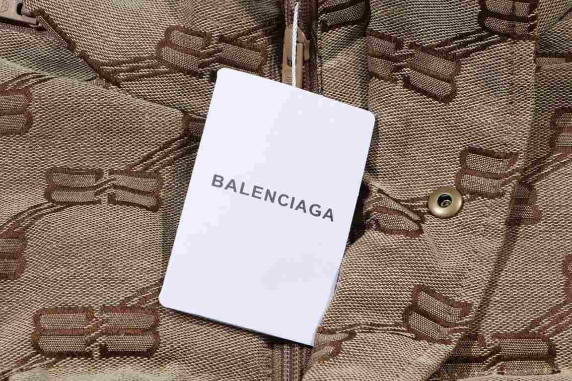 P465 Balenciaga x GUCCl joint models Hacker Series BB full print cotton jacket jacket winter men and women with the same paragraph black language exclusive There are many down jackets on the market but this down jacket w