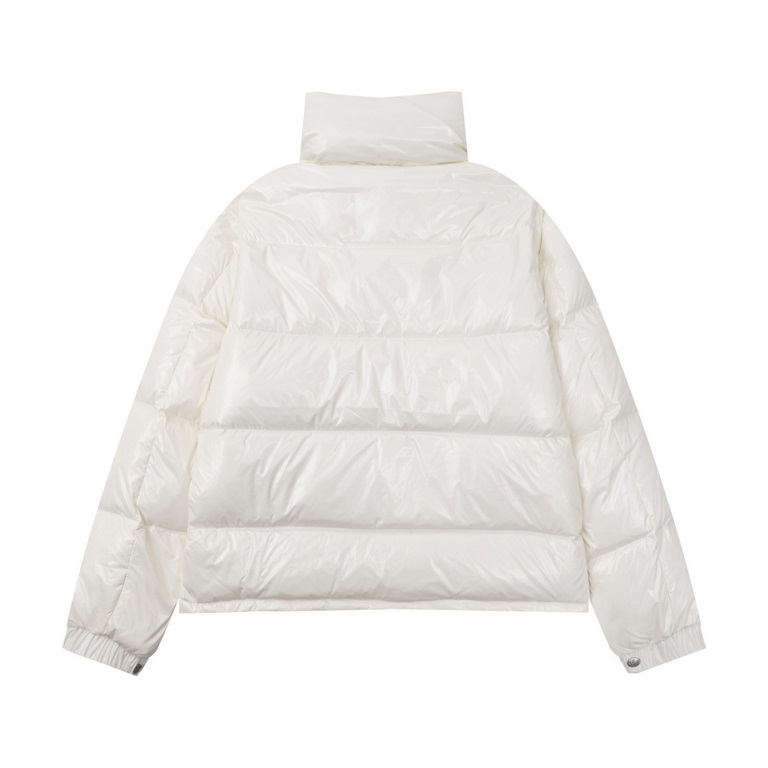 535Model number E65Moncler   Moncler 23SS Winter Standing Collar Down Jacket!This counter listing is a steal, the short section is the most sought-after models, this is definitely the king of down jacket, to meet all the