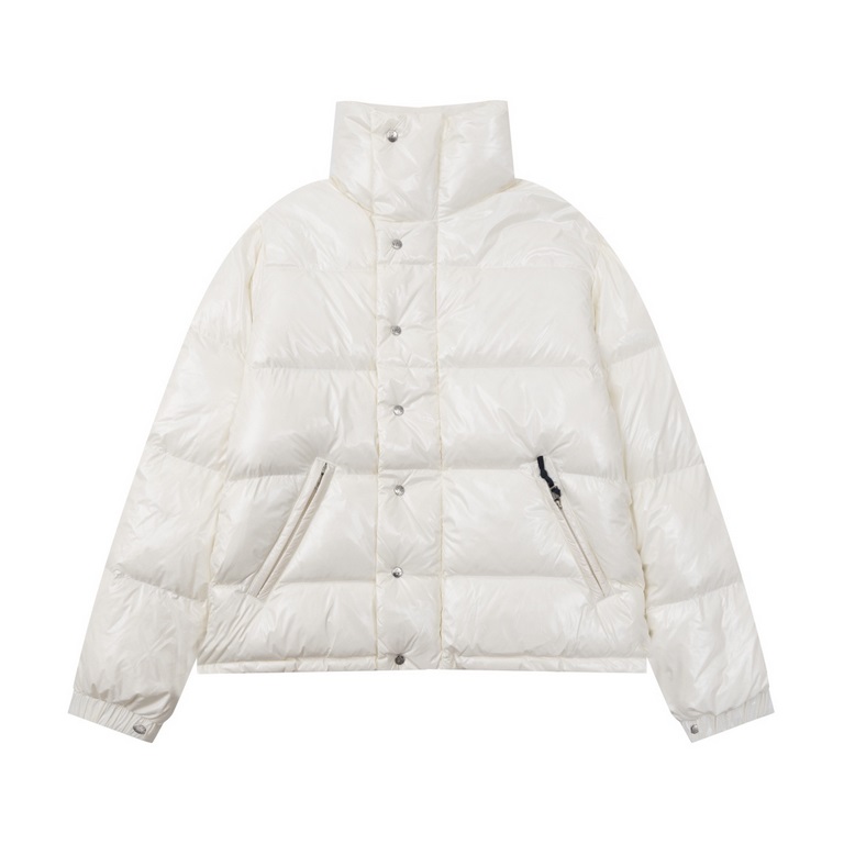 535Model number E65Moncler   Moncler 23SS Winter Standing Collar Down Jacket!This counter listing is a steal, the short section is the most sought-after models, this is definitely the king of down jacket, to meet all the