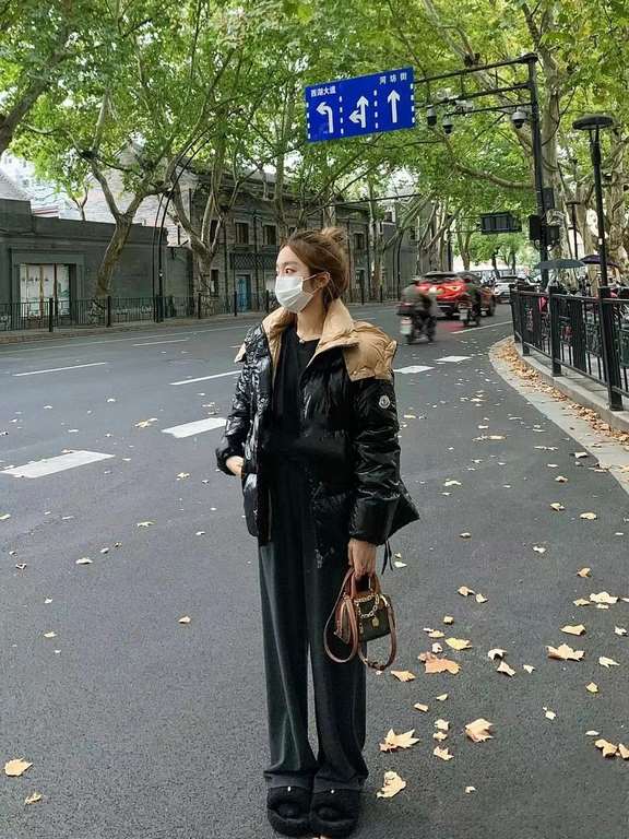 480  (Cooling Down Ceiling)[Moncler  Monkou autumn and winter four colors Parana Song Xi same paragraph thickened short down cardigan hooded bread clothing]-Original Nfc inductive anti-counterfeiting chip -National stand