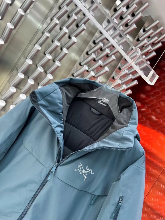 645 ARC'TERYX MACAI Ancessa Down Jacket Patriot Hard Shell Hooded Mid-Length Couple's Windproof Down Jacket is made of customized hardware, seamless embossing, three-dimensional logo, 90 white duck down, L size is about 