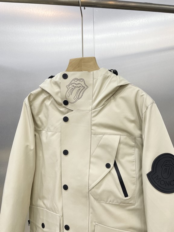 610  Item #950Hooded Down JacketFallWinter 2023 synchronized model, top value item.Real 90% white duck down filling for warmth.Coated customized fabric, waterproof, windproof, first-class warmth.Double-layer lining, no d