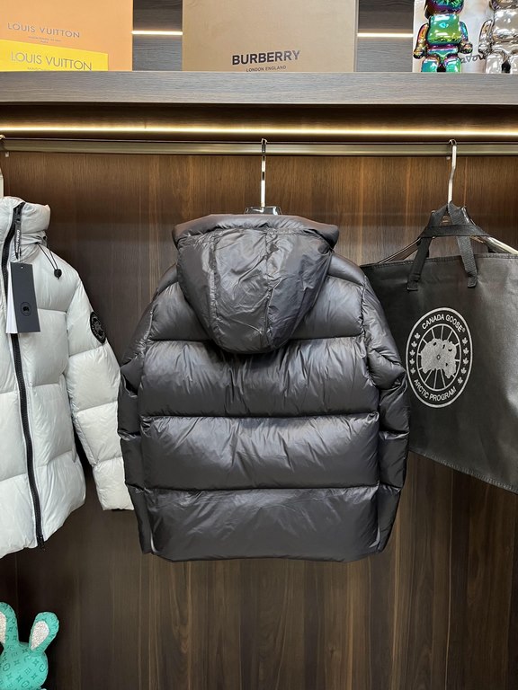 The Great Cooling! The last wave of down on the shelves before the year! P980 [Canada Goose] with counter handbag!Goose bread clothing new down jacket goose down versionThe interior has removable straps that make the jac