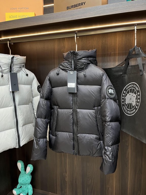 The Great Cooling! The last wave of down on the shelves before the year! P980 [Canada Goose] with counter handbag!Goose bread clothing new down jacket goose down versionThe interior has removable straps that make the jac