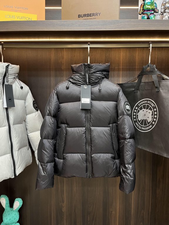 The Great Cooling! The last wave of down on the shelves before the year! P980 [Canada Goose] with counter handbag!Goose bread clothing new down jacket goose down versionThe interior has removable straps that make the jac