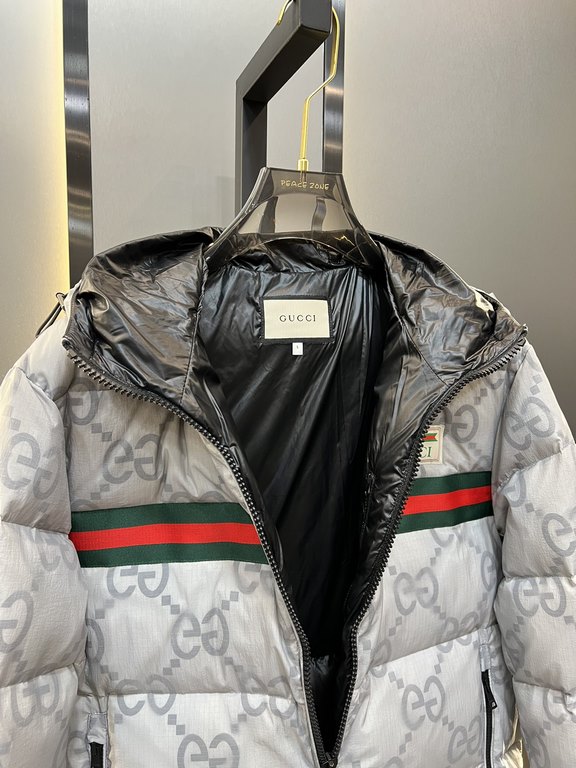 850guci g family Repurchase level cattle goods! Autumn and winter counter synchronization series Must receive down vest (pure 90 white duck down) down family Simple and generous Chest double zipper design Aristocratic pe