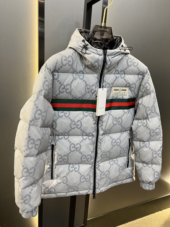 850guci g family Repurchase level cattle goods! Autumn and winter counter synchronization series Must receive down vest (pure 90 white duck down) down family Simple and generous Chest double zipper design Aristocratic pe