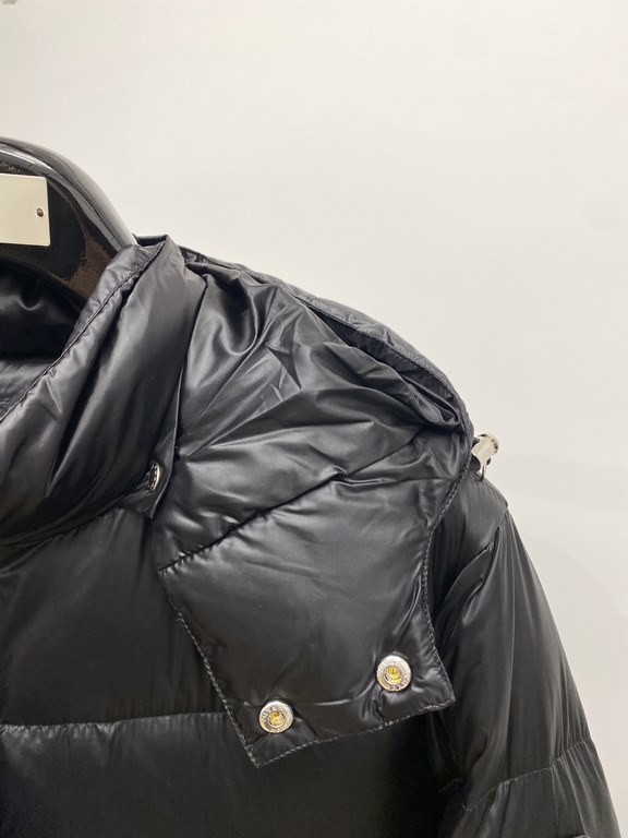 595  Prada, the latest men's down jacket, soft and cozy fabric. The shape of the jacket is superb. Zipper. Accessories are customer supply, imported fabrics, lightweight and comfortable, warm and stylish, simple and gene