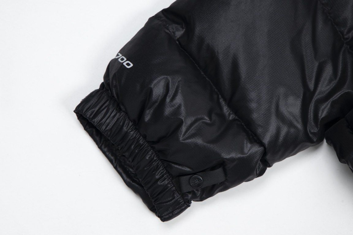 545  (Cooling Essential Down Jacket)The North Face - Cooling Essential Urban Peak The North Face ue Classic Icon 2000 Collection - Filled with 700 Fluffy RDS Goose Down Collar with Built-in Hood 23 Official New Goose Dow