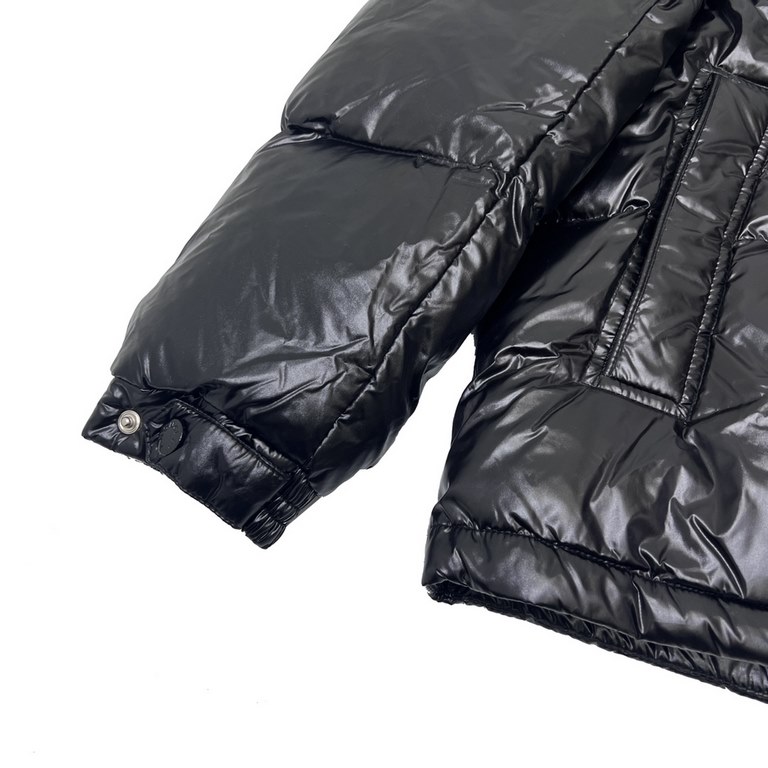 Pure down, not the cotton version on the market. 505 Model No. Y106Moncler Genius 20FW Down Jacket with Organizer TapingThe fabric is classic nylon patent leather material, the United States imported lining cloth, high-d