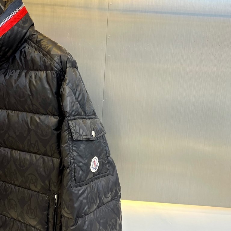 Moncler Moncler (Pure Goose Down) 23 new BOURNE men's silver-tone all-over logo print stowaway hood down jacket. Contrasting color laminated monogram print in platinum and snowflake white diamond pattern, hidden hood tri