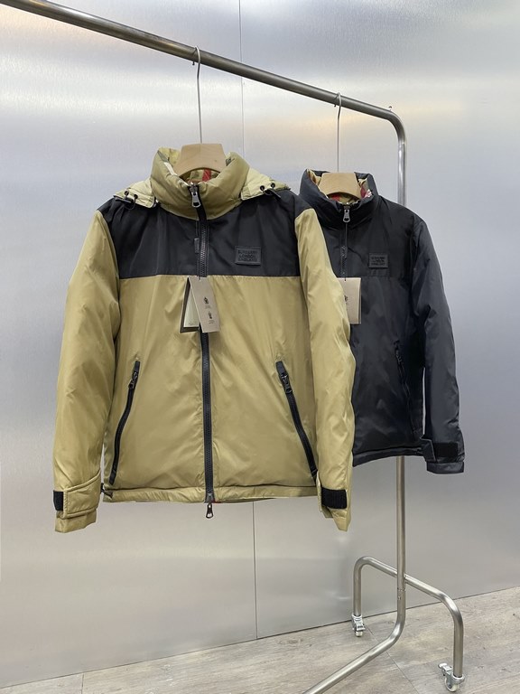 550  Item #924Burberry FallWinter 2022 Reversible Jacket Down JacketReversible jacket with removable hood.Real 90% white duck down filling, no bulky feeling.Functional fabric Waterproof. WindproofReverse classic plaid hi