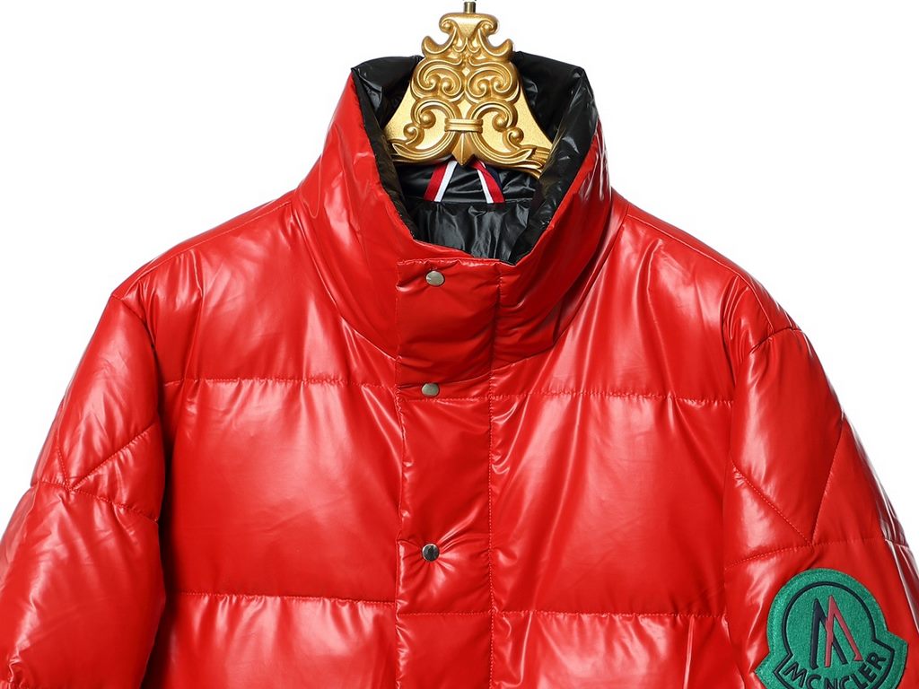 515 Moncer Moncer down jacket Fabrics using nylon shiny lacquer, double placket zipper design can be easily adjusted to the model, according to the climate conditions to remove the hat, the winter must have a windproof d