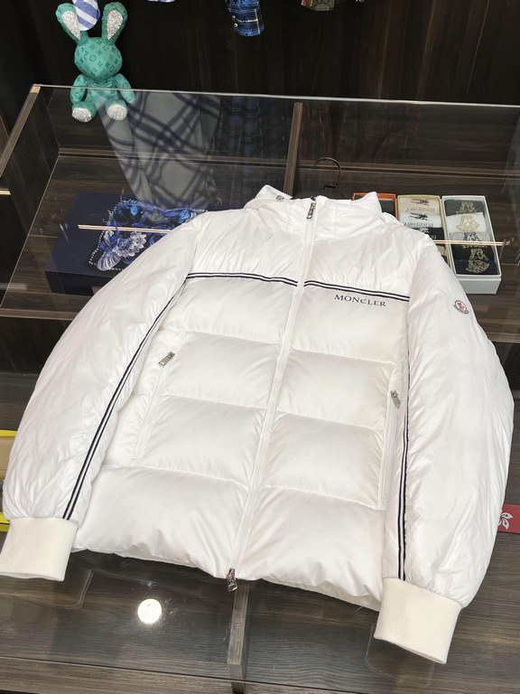 Support the return and exchange after the year! The main push  P820 Moncler high version popping down   moncler outlet popping stand-up collar down jacket, popping white down jacket! Inner liner anti-drilling design, non