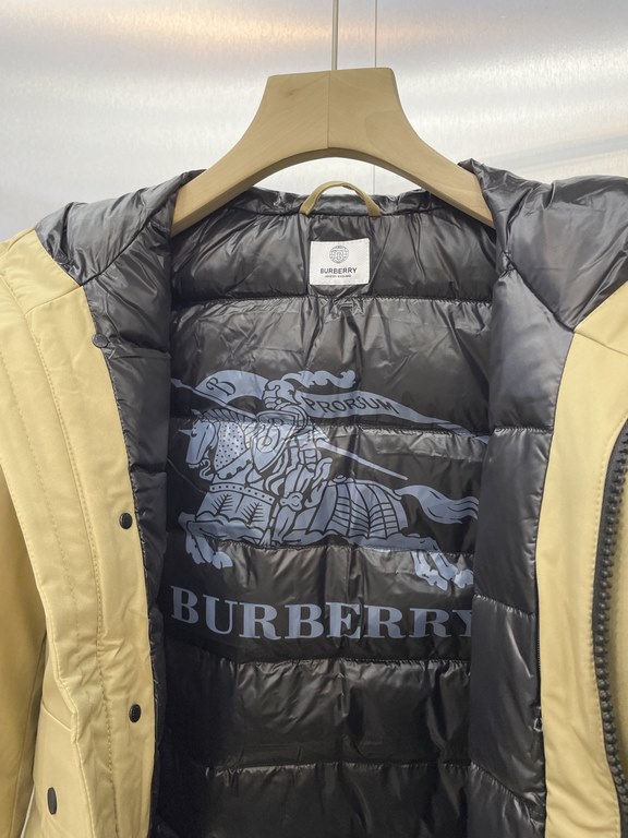 575  Item #947Burberry Burberry 2023 FallWinter Hooded Embroidered Down JacketEuropean synchronized versionA synchronization of winter value and protection from the cold.Fabrics Gabardine functional fabric, waterproof, w