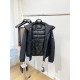 675 Prada, the latest men's down jacket, soft and cozy fabric. The shape of the jacket is superb. Zipper. Accessories are customer supply, imported fabrics, lightweight and comfortable, warm and stylish, simple and gener