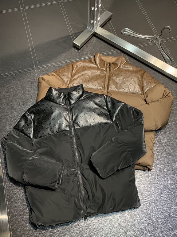 The P940 Down Jacket - LV Louis Vuitton Exclusive Standing Collar Down Jacket. Patchwork leather design, fashionable luxury details highlight the distinctive qualities, deconstructive tailoring treatment has achieved its