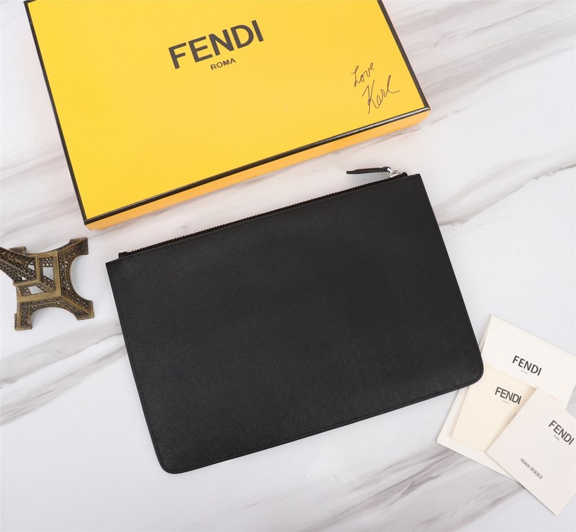 Brand FENDIStyle Crossbody Yellow Sticker ClutchItem No. 168568Color blackSize 30202Material imported cross grain cowhide leather  FENDI pouch Fendi handbag   super explosive models come to pull, head layer imported napp