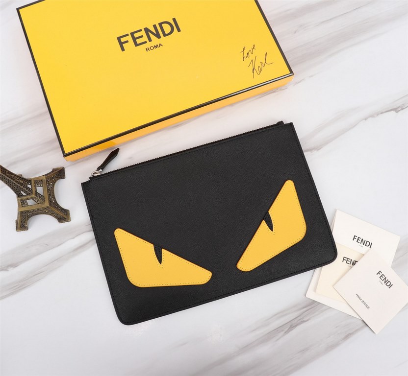 Brand FENDIStyle Crossbody Yellow Sticker ClutchItem No. 168568Color blackSize 30202Material imported cross grain cowhide leather  FENDI pouch Fendi handbag   super explosive models come to pull, head layer imported napp