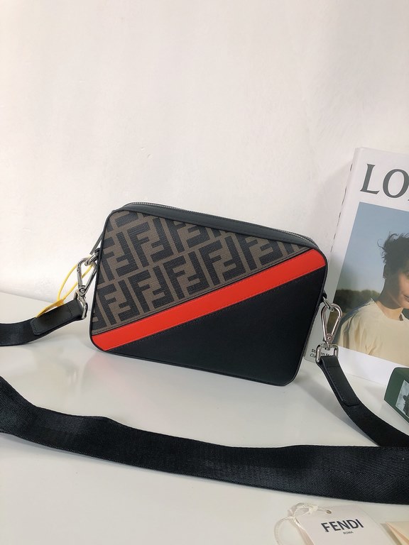 Original goods   New  FENDI (Fendi 2021-5)   explosive exclusive crossbody bag shipment, double F print pattern cloth with cowhide, the front with the collocation of colors perfectly suited to the user's needs, high-qual