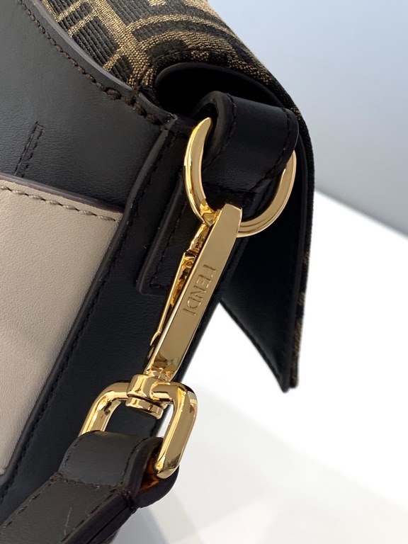 Early Spring 2020 Baguette Baguette   Old Flower Double F Iconic, Flap Crossbody, Spell Snakeskin, Larger Lining, With Removable Long and Short StrapsSize 27x6x18cm