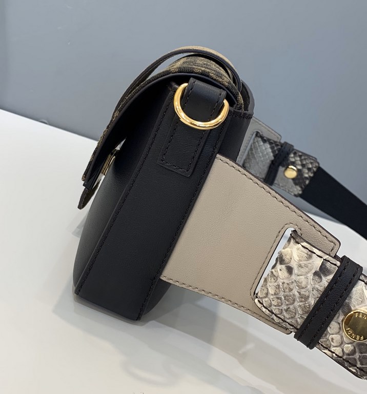 Early Spring 2020 Baguette Baguette   Old Flower Double F Iconic, Flap Crossbody, Spell Snakeskin, Larger Lining, With Removable Long and Short StrapsSize 27x6x18cm