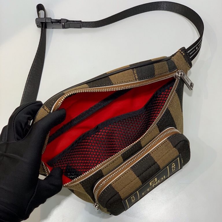 Modern new fanny pack with adjustable belt    Suitable for both petite women and stout men    Brown Pequin Striped graphic allows fashion to be masked in it and reinvent the individual trend style 28x18x6