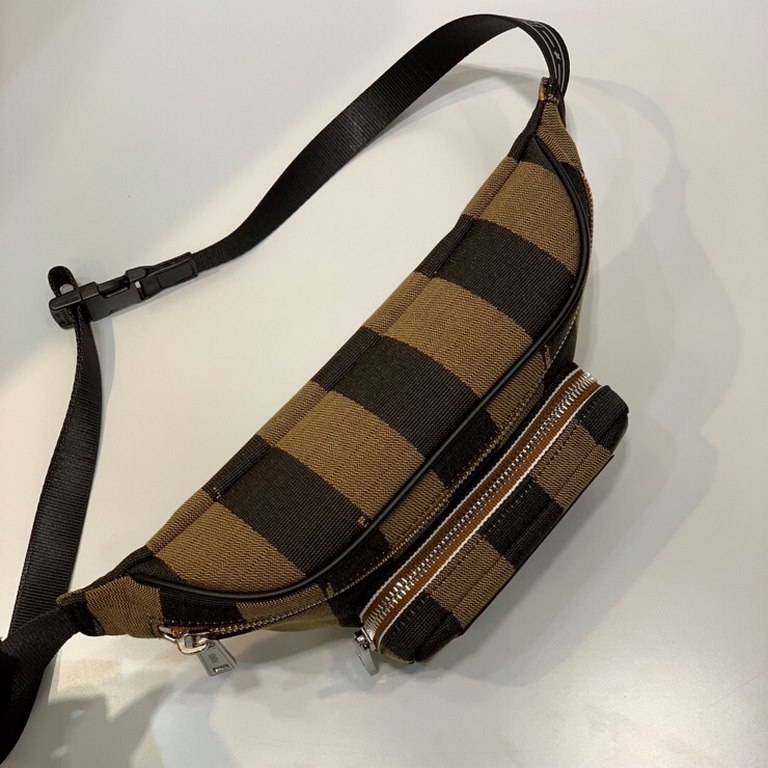 Modern new fanny pack with adjustable belt    Suitable for both petite women and stout men    Brown Pequin Striped graphic allows fashion to be masked in it and reinvent the individual trend style 28x18x6