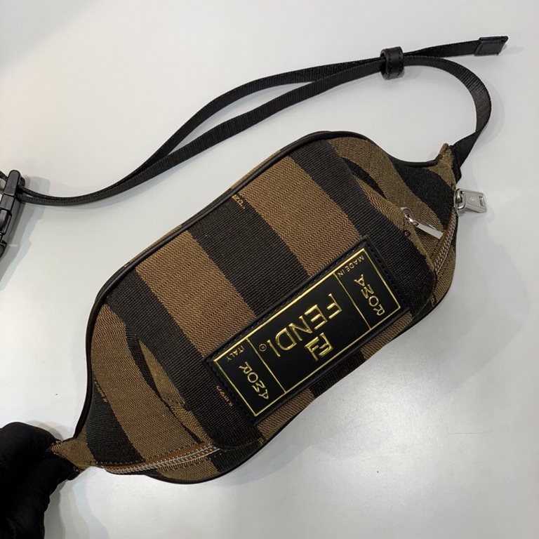 Modern new fanny pack with adjustable belt    Suitable for both petite women and stout men    Brown Pequin Striped graphic allows fashion to be masked in it and reinvent the individual trend style 28x18x6