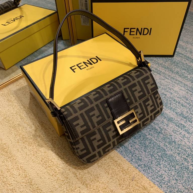 Gold BuckleUpgraded version of FENDI 中古 bag the hottest non-he belongs to this retro tone is what I want to autumn and winter sense of senior ah really too much too much about the material this is a two-color antique cow