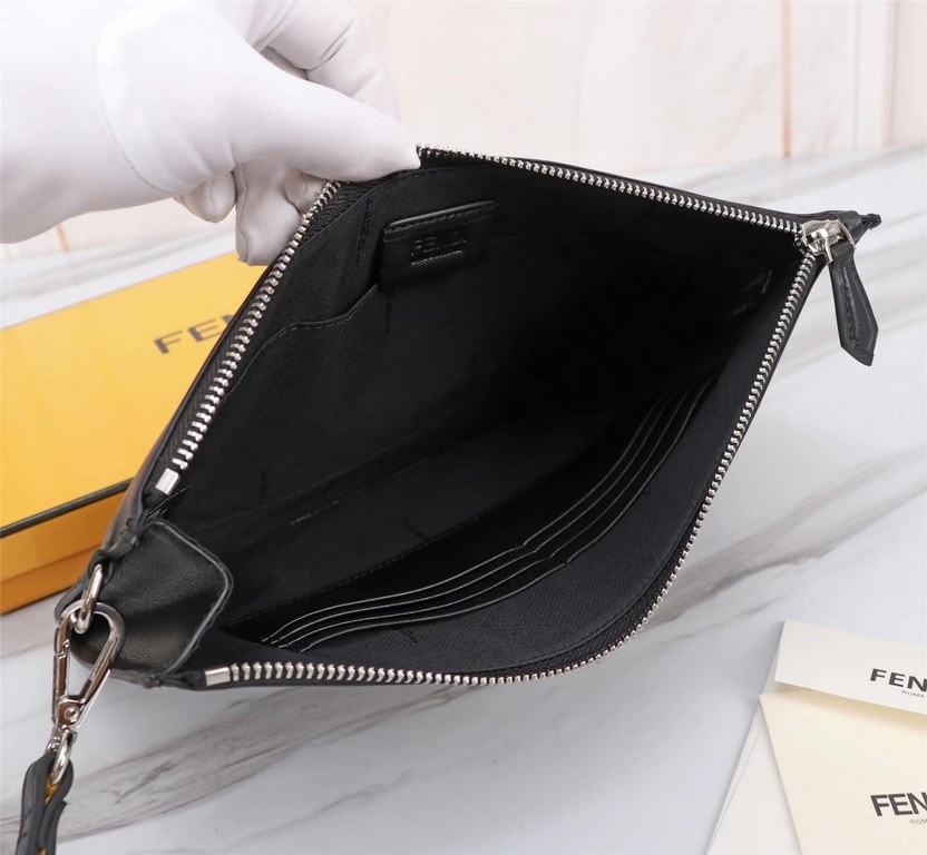 Brand FENDIDescription Organ silk-screened monogrammed handbagItem No. 168568Color blackSize 30202Material imported nappa cowhide leather  FENDI pouch Fendi handbag   super explosive models come to pull, the first layer 