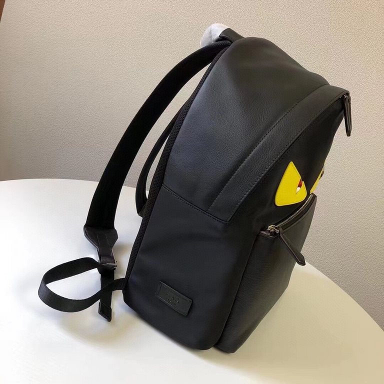 . Model 33205-1    fendi fendi counter new cloth with leather schoolbag out of stock  fendi small monster backpack upgrade   original single quality  every detail follow the counter  double shoulder bag  nylon spliced wi