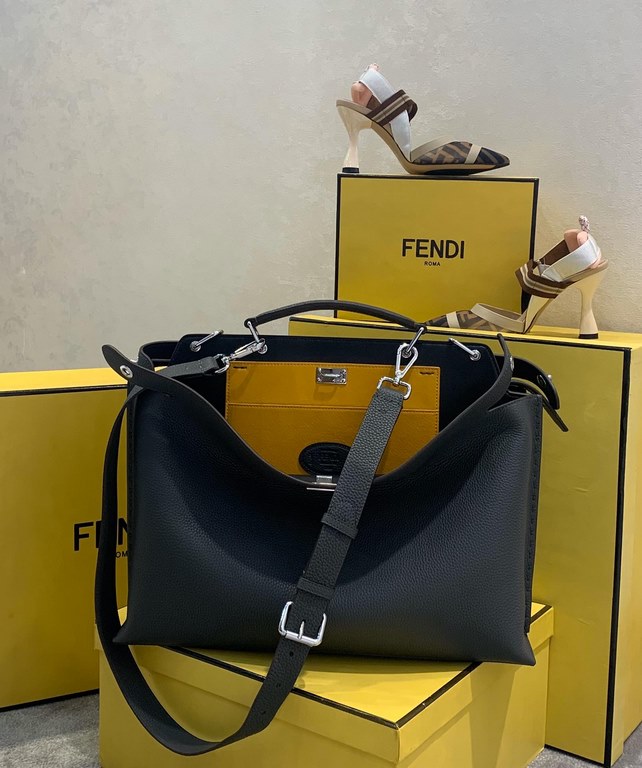 2020 new men's peekaboo handbags Simple shape with exquisite pocket details Expressing the young self, interpreting the spirit of continuous exploration and innovation of fashion size; 41x13x29cm