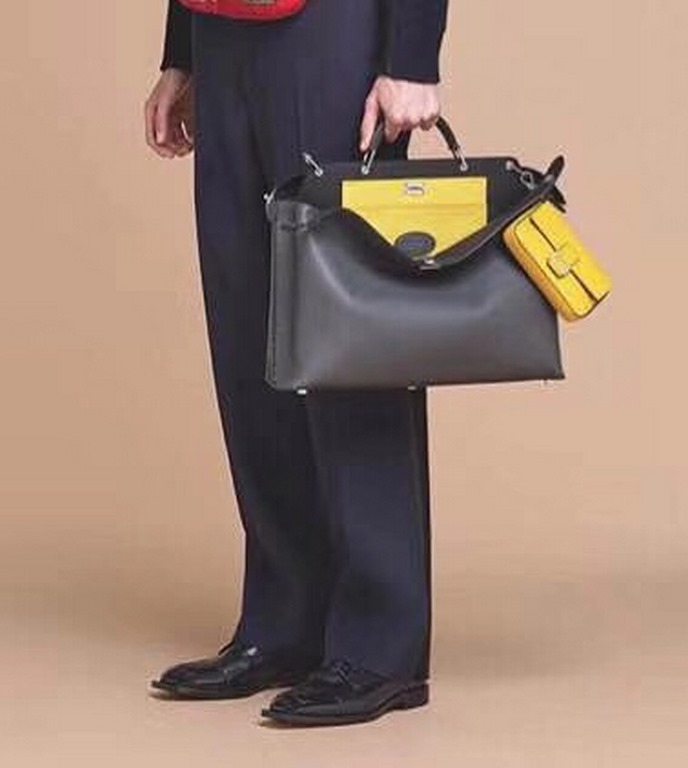 2020 new men's peekaboo handbags Simple shape with exquisite pocket details Expressing the young self, interpreting the spirit of continuous exploration and innovation of fashion size; 41x13x29cm