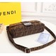 FENDI (Fendi   ) crossbody bag and have a very practical, the front pocket with the original leather, the bag body are customized imported waterproof material, hardware supporting, and counter synchronization. Quickly sm