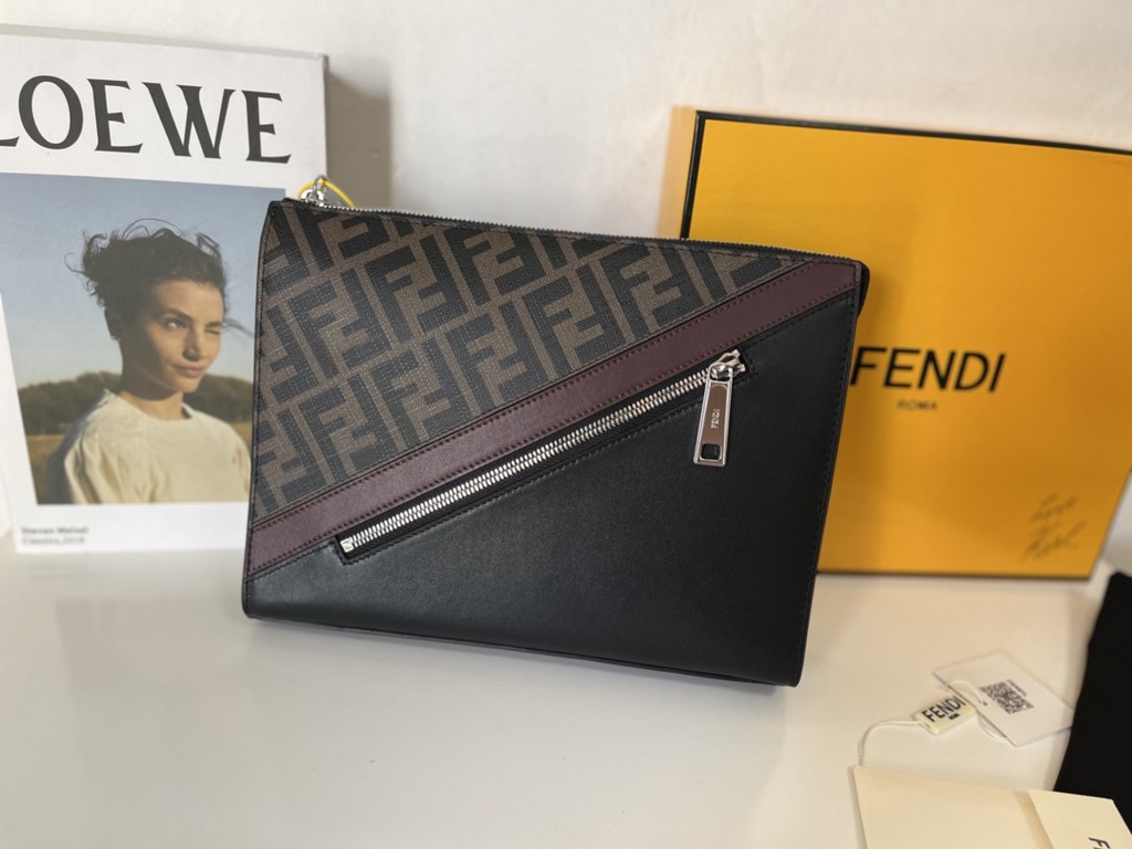 FENDI (Model 2013-5)   Fendi new handbag Original single quality, perfect workmanship, another super explosive models to come! Super stylish and cute , free from the previous classic design enough to attract attention   