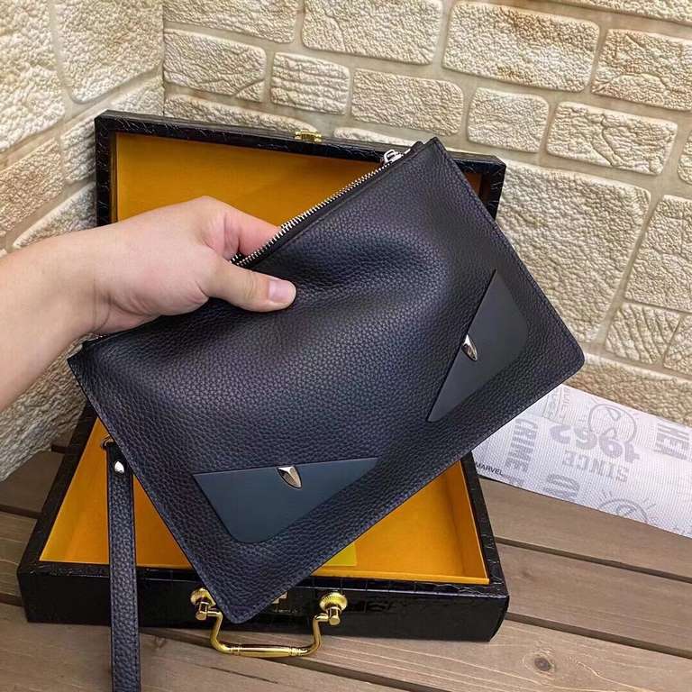 [Model 2051] Fendi cowhide original single handbag    original single quality   men and women universal models   exclusive real shot   although the style can be copied, but the material can not be replicated, workmanship