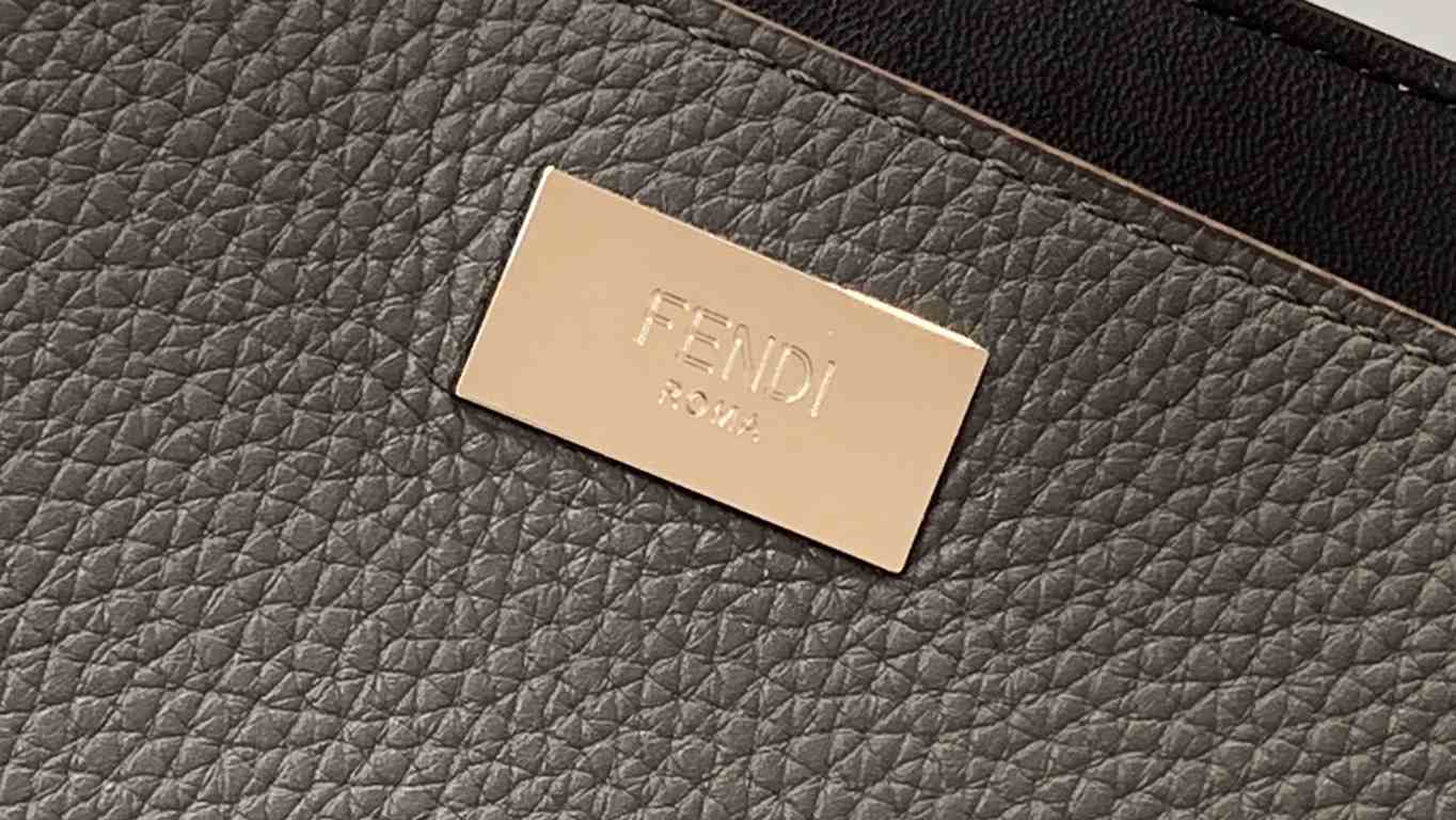 The top original single FENDI◣◥ 2020 new men's peekaboo handbags Simple shape with exquisite pocket details Express the young self, interpretation of continuous exploration and innovation of the spirit of fashion size; 4