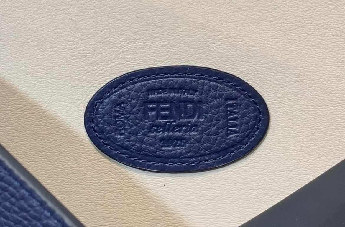 The top original single FENDI◣◥ 2020 new men's peekaboo handbags Simple shape with exquisite pocket details Express the young self, interpretation of continuous exploration and innovation of the spirit of fashion size; 4